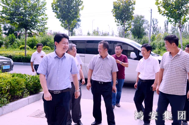 博興縣政府畜牧業(yè)考察團(tuán)來(lái)公司考察觀摩 博興縣政府畜牧業(yè)考察團(tuán)來(lái)公司考察觀摩