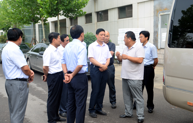 省民委主任馬傳凱來公司調(diào)研 省民委主任馬傳凱來公司調(diào)研