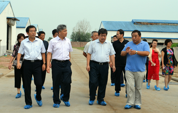 全省民族團(tuán)結(jié)進(jìn)步創(chuàng)建觀摩團(tuán)來公司觀摩 全省民族團(tuán)結(jié)進(jìn)步創(chuàng)建觀摩團(tuán)來公司觀摩